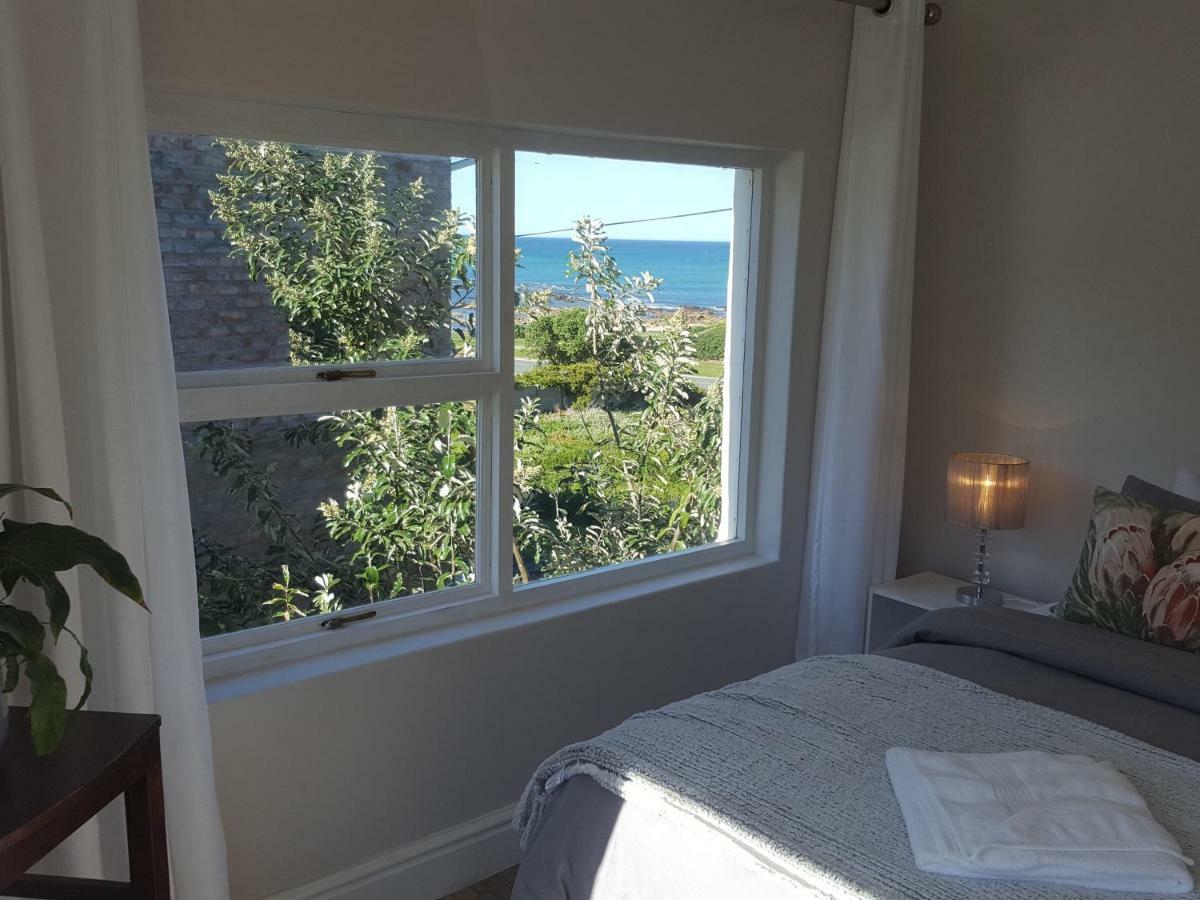 Breeze In Villa Agulhas Exterior photo