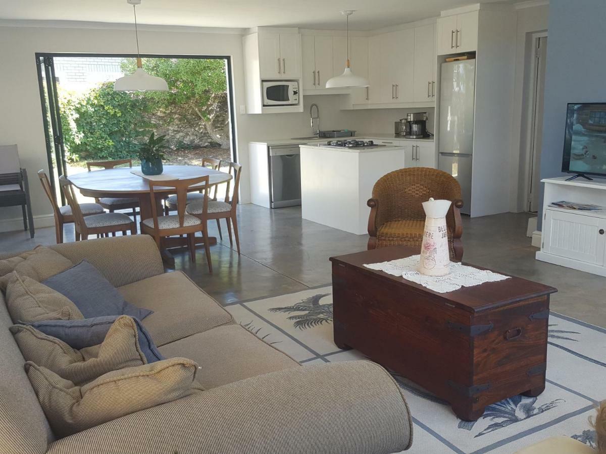 Breeze In Villa Agulhas Exterior photo